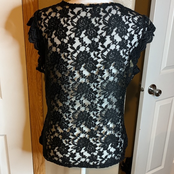 Black lace v neck sleeveless top NEW in package - Picture 6 of 6